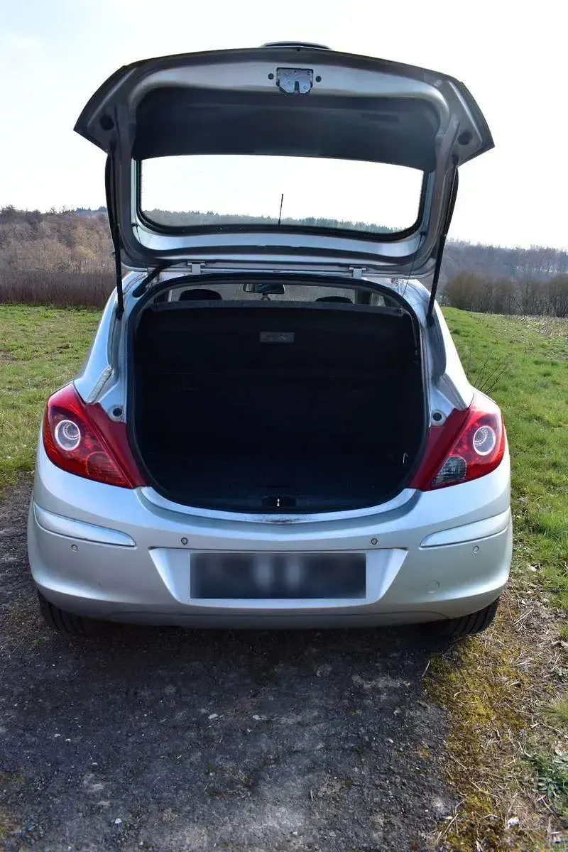 Gebraucht Opel Corsa 80 PS (58 kW) 2009 Grau Kleinwagen