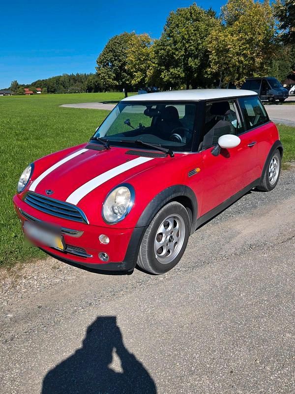 Rot Gebraucht 2005 Mini Cooper Kleinwagen | 2.250 € - Bild 1/4