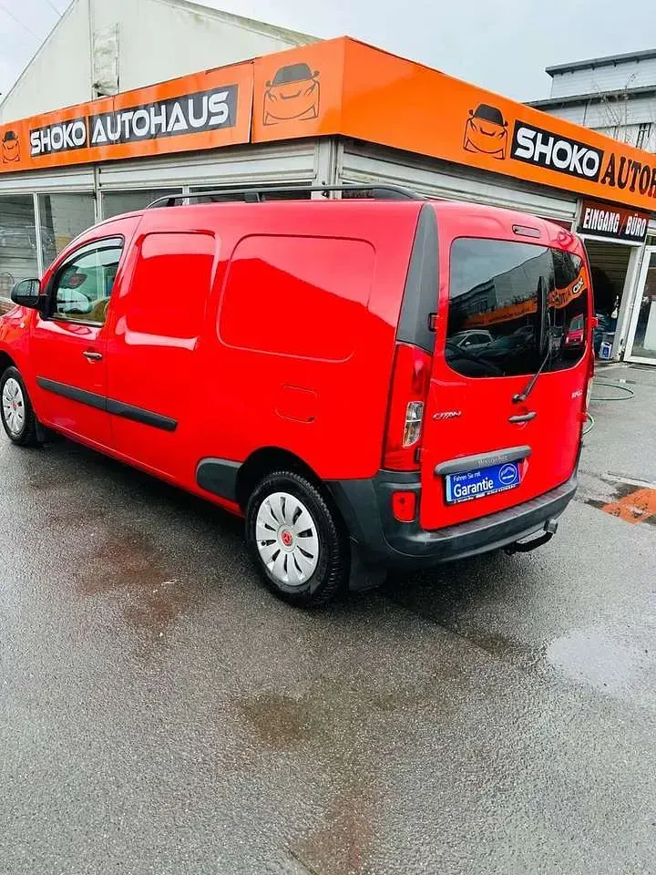 Gebraucht Mercedes Citan 111 110 PS (80 kW) 2018 Amarenarot Van / Kleinbus