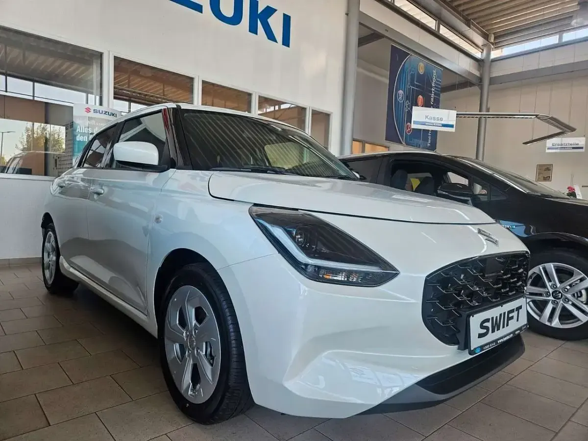 Neu Suzuki Swift Comfort 83 PS (61 kW) 2026 Weiß Kleinwagen