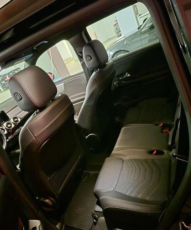 Schwarz Gebraucht 2020 Mercedes GLB180 SUV | 27.900 € (Fairer Preis) - Bild 1/4