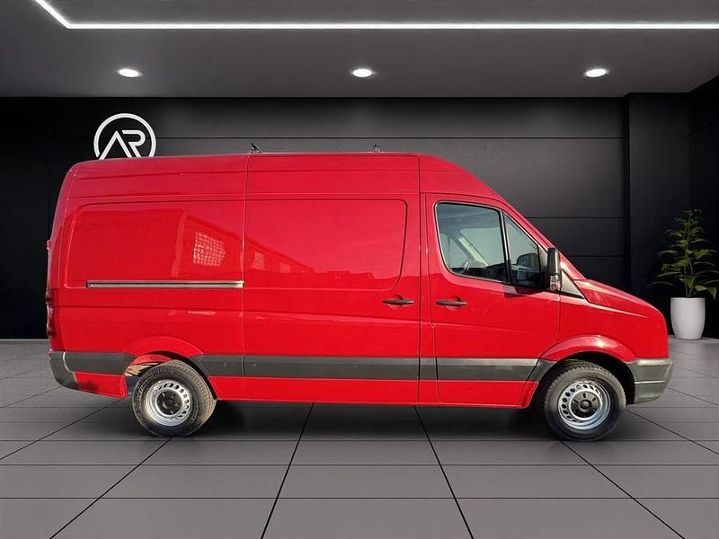 Gebraucht VW Crafter 136 PS (100 kW) 2015 Rot Van