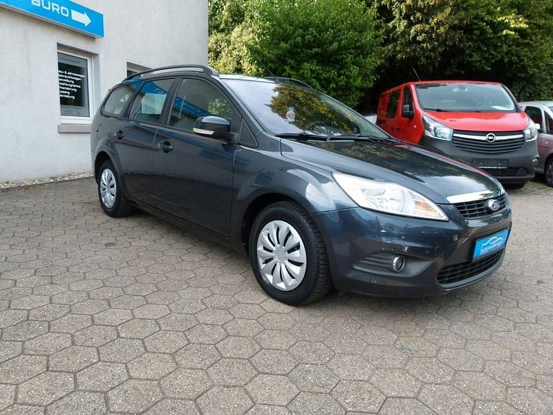 Gebraucht Ford Focus Ambiente 101 PS (74 kW) 2009 Grau Kombi