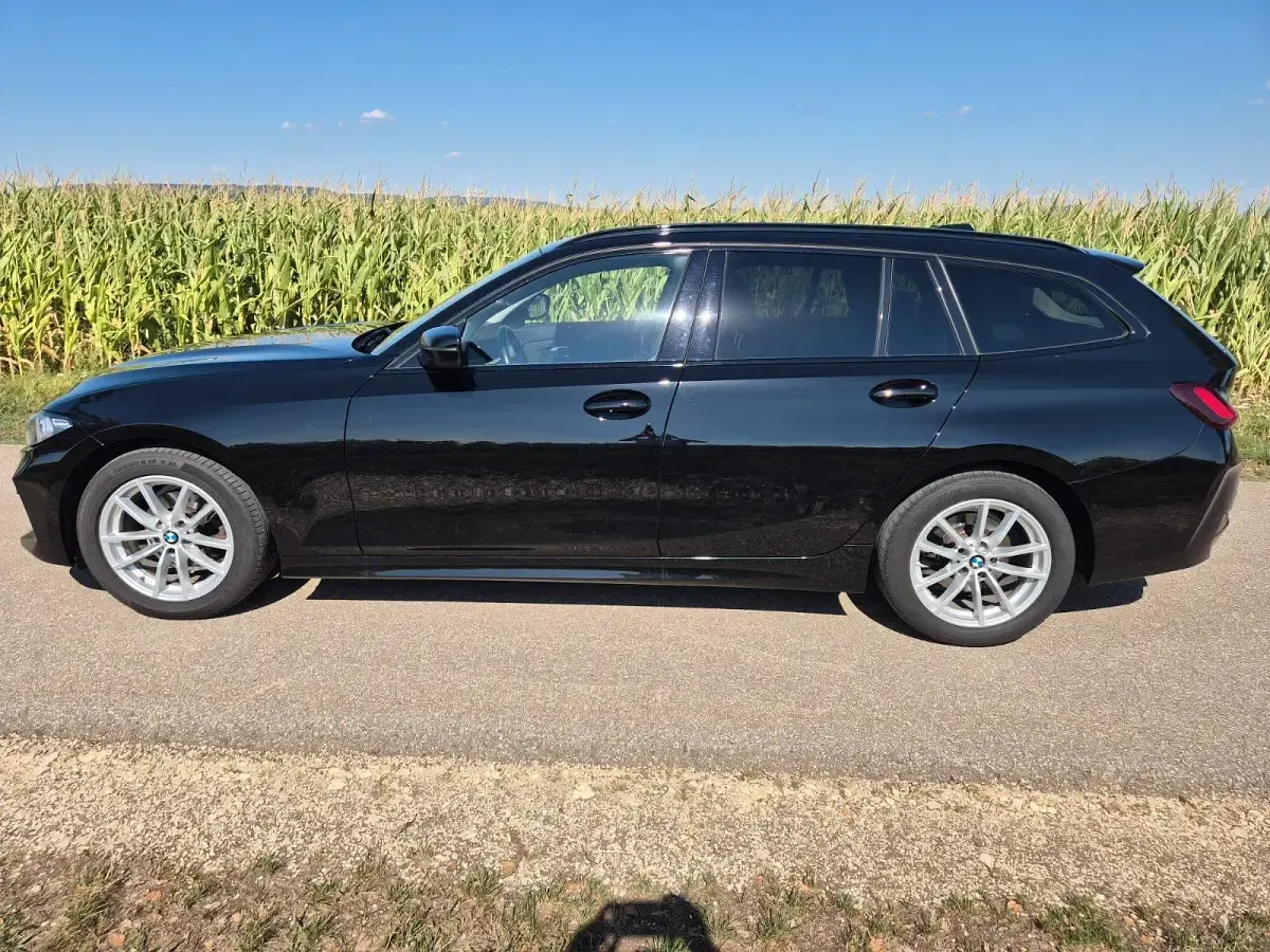 Gebraucht BMW 318 Shadowline 150 PS (110 kW) 2023 Schwarz Kombi