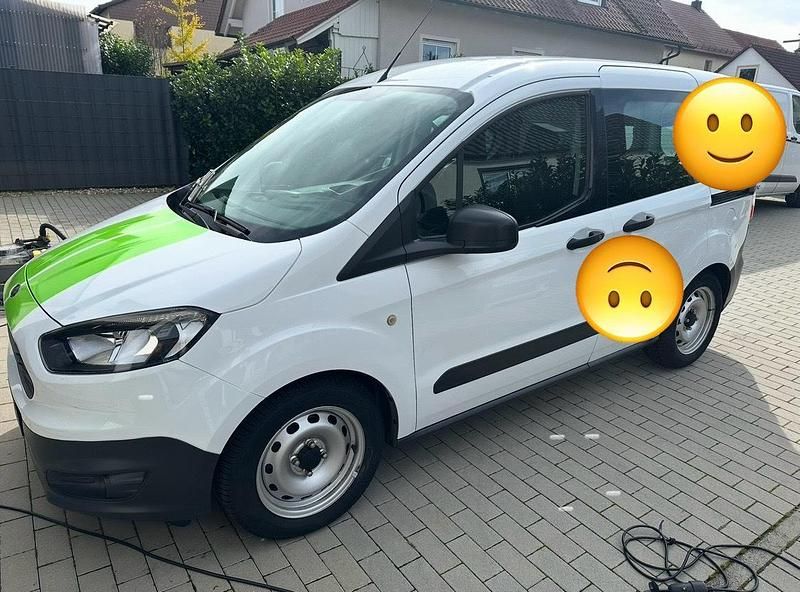 Weiß Gebraucht 2015 Ford Courier Van / Kleinbus | 4.900 € - Bild 1/4