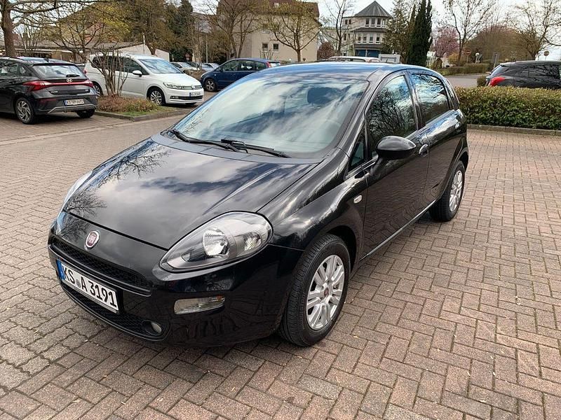 Gebraucht Fiat Punto 77 PS (56 kW) 2014 Schwarz Kleinwagen