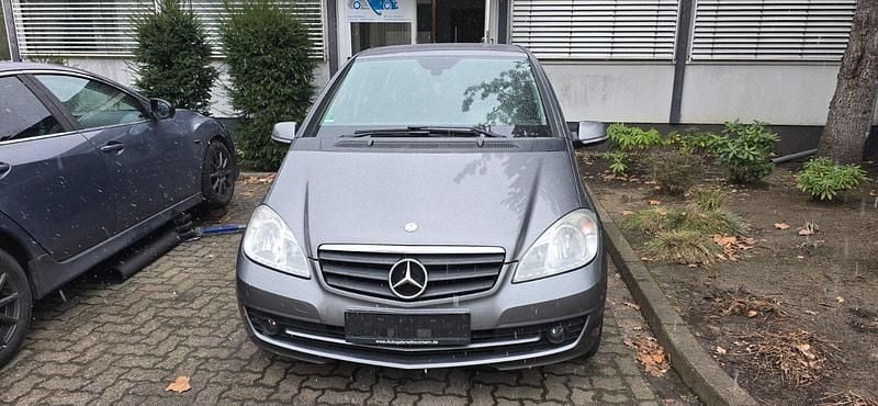 Gebraucht Mercedes A160 95 PS (69 kW) 2010 Grau Limousine