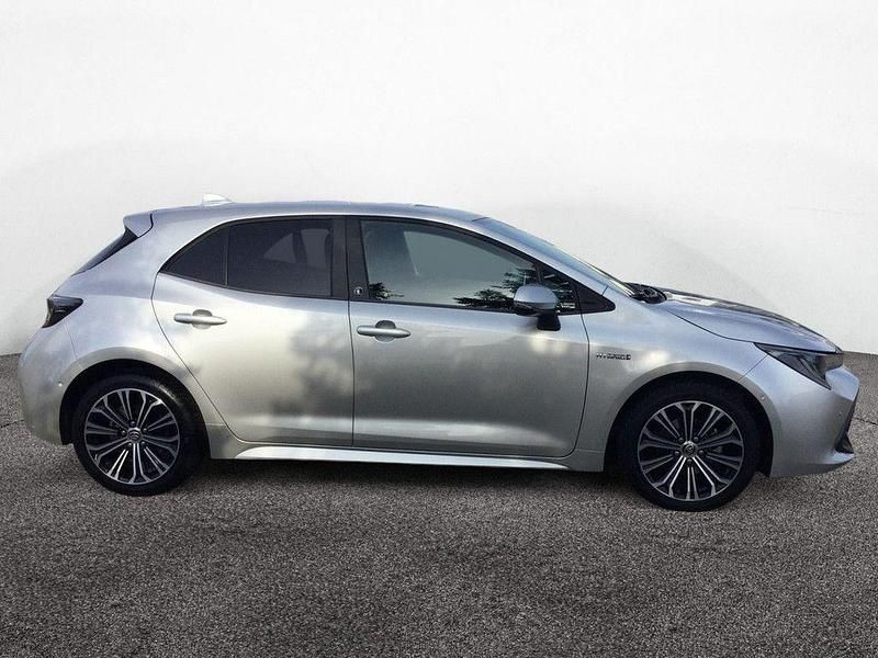 Gebraucht Toyota Corolla Team 122 PS (89 kW) 2021 Cosmicsilber metallic Limousine