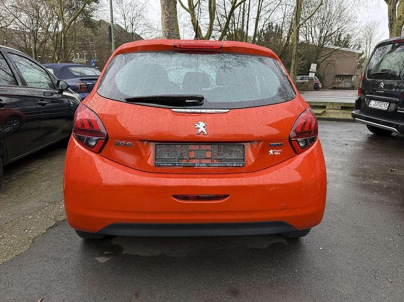 Gebraucht Peugeot 208 Active 82 PS (60 kW) 2017 Braun Kleinwagen