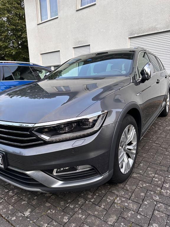 Beige Gebraucht 2017 VW Passat Alltrack Kombi | 20.299 € (Guter Preis) - Bild 1/4