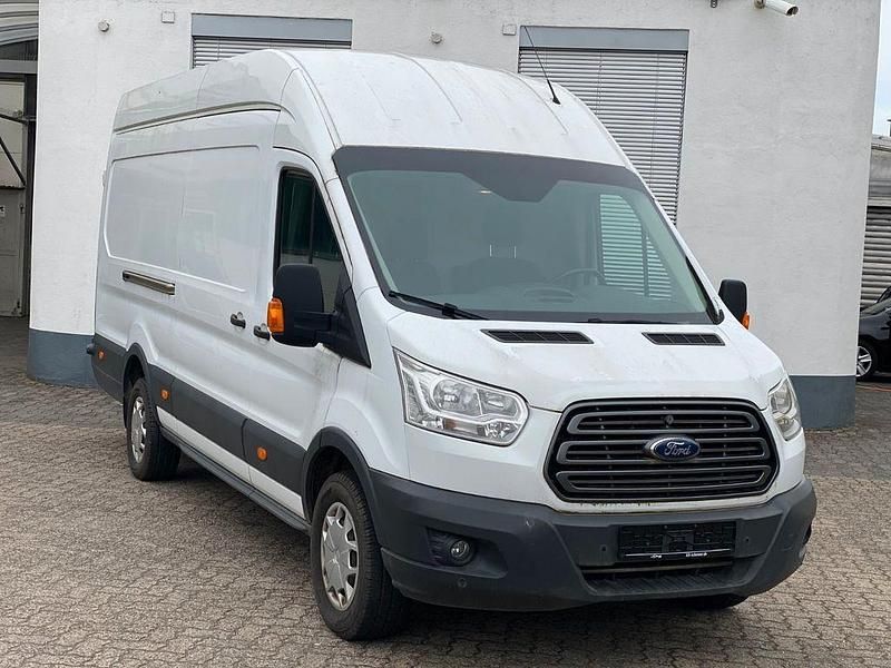 Weiß Gebraucht 2017 Ford Transit Van / Kleinbus | 14.900 € (Fairer Preis) - Bild 1/4