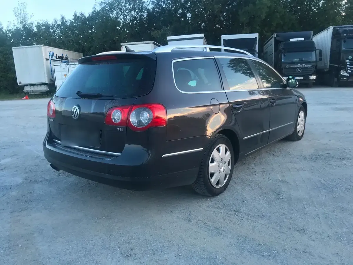 Gebraucht VW Passat 160 PS (117 kW) 2009 Grau Kombi