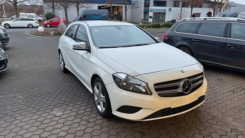Gebraucht Mercedes A180 Edition 122 PS (89 kW) 2014 Weiß Kleinwagen