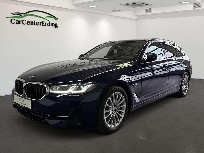 Gebraucht BMW 520 204 PS (150 kW) 2022 Tansanitblau Kombi