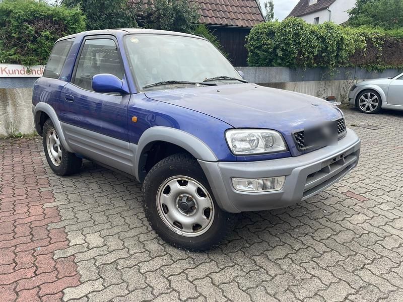 Blau Gebraucht 1999 Toyota RAV4 SUV | 1.690 € (Guter Preis) - Bild 1/4