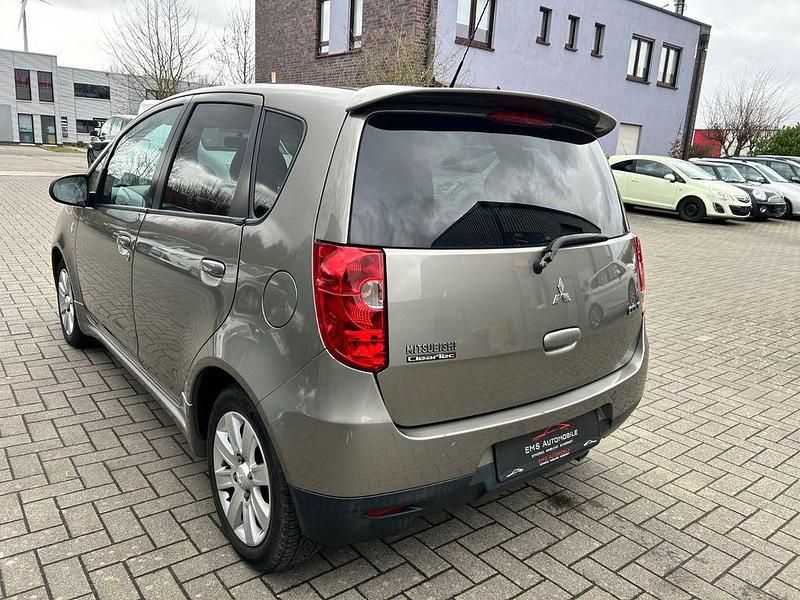 Gebraucht Mitsubishi Colt Top 95 PS (69 kW) 2012 Braun Kleinwagen