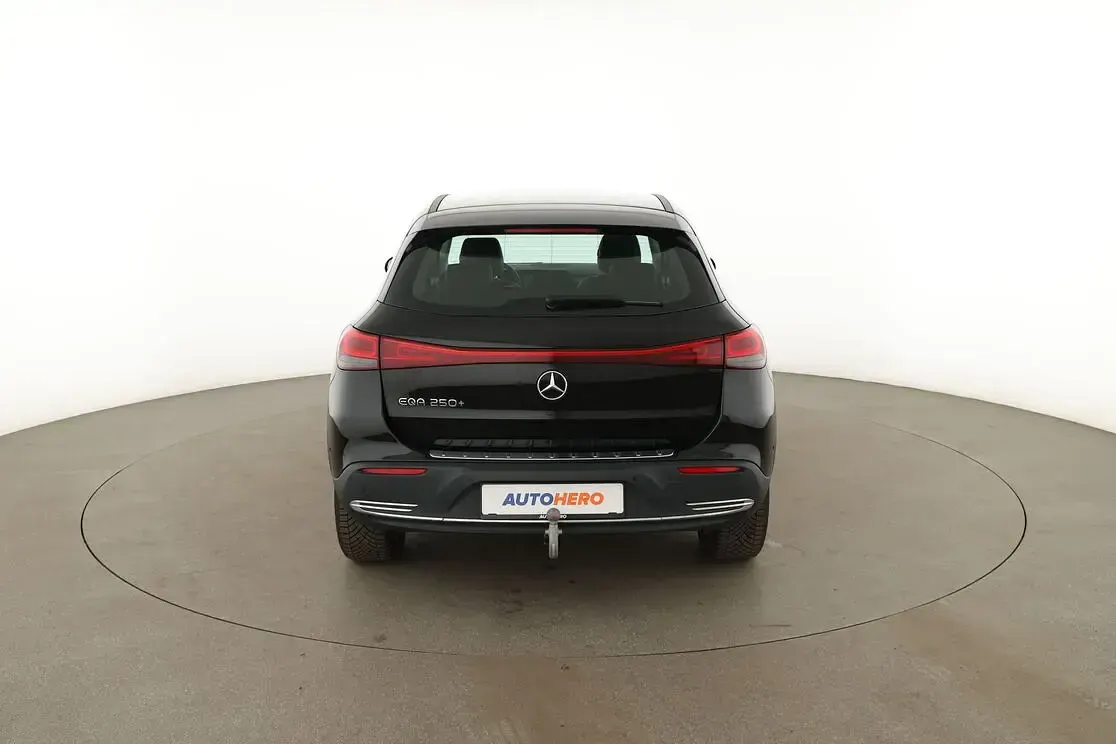 Gebraucht Mercedes EQA250 Progressive 139 kW (190 PS) 2022 Schwarz SUV