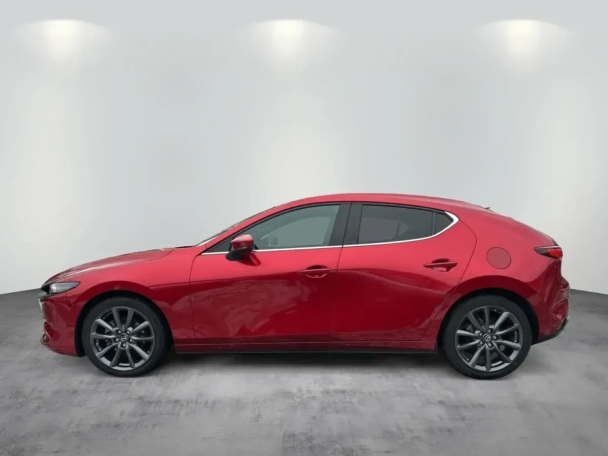 Gebraucht Mazda 3 Center-Line 140 PS (102 kW) 2025 Soul red crystal m Limousine