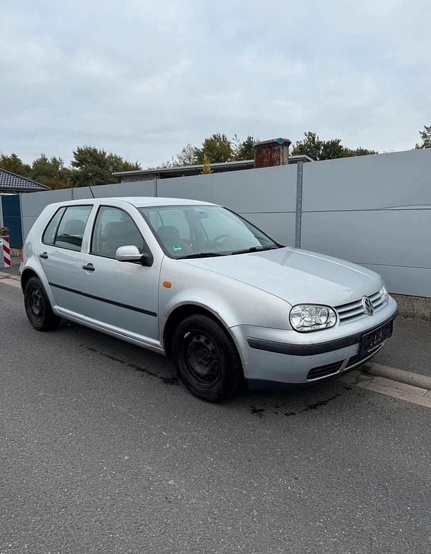 Silber Gebraucht 1998 VW Golf IV Kleinwagen | 1.850 € (Fairer Preis) - Bild 1/4