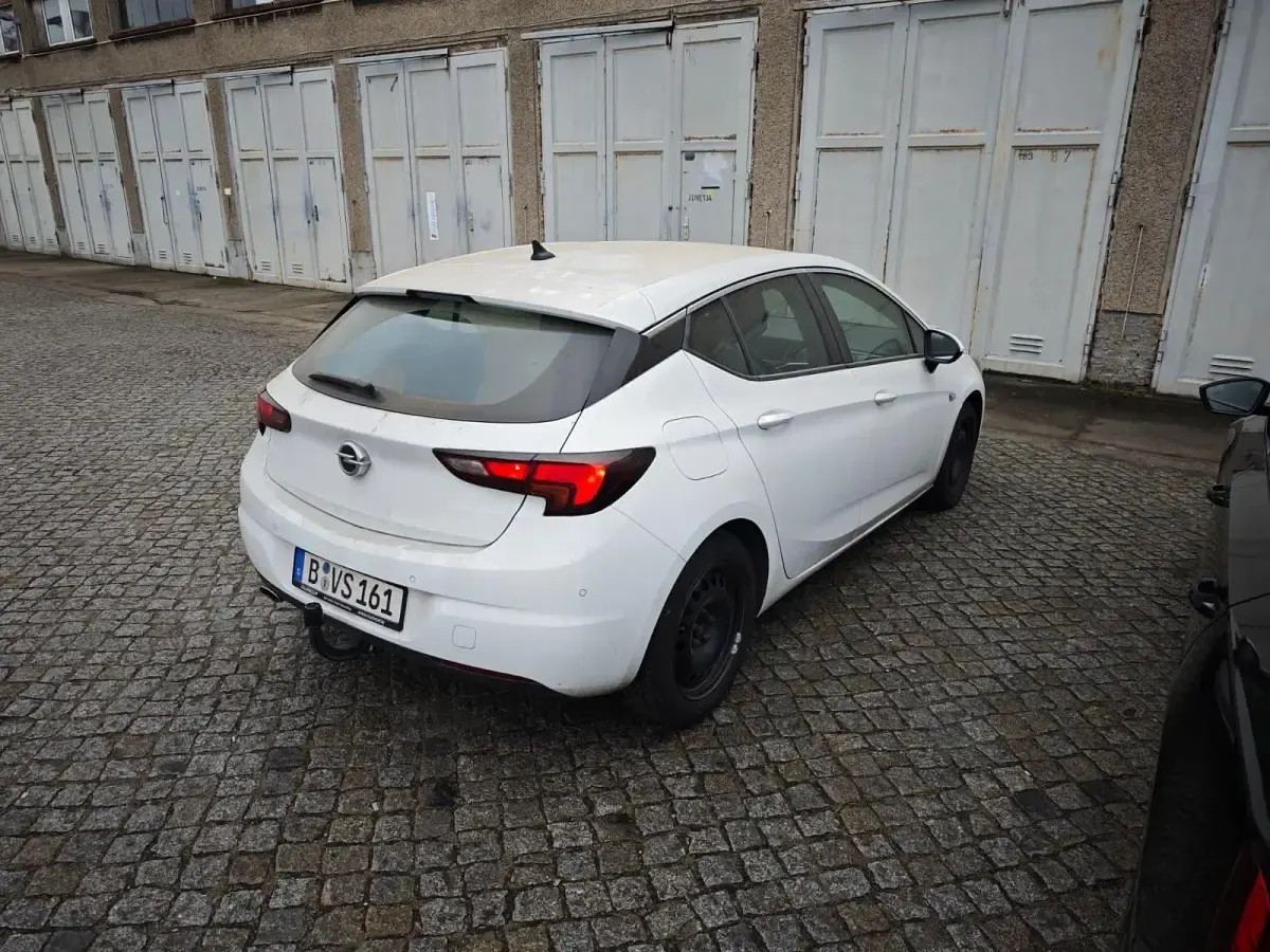 Gebraucht Opel Astra 160 PS (117 kW) 2017 Weiß Limousine