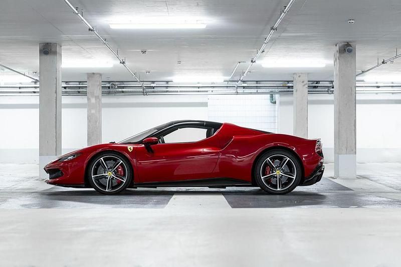 Second-hand Ferrari 296 829 CP (609 kW) 2023 Roșu Cabrio