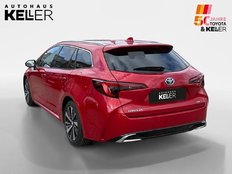 Neu Toyota Corolla 178 PS (130 kW) 2025 Rot Kombi
