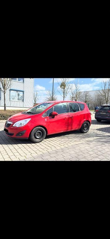 Gebraucht Opel Meriva 120 PS (88 kW) 2012 Rot Van / Kleinbus