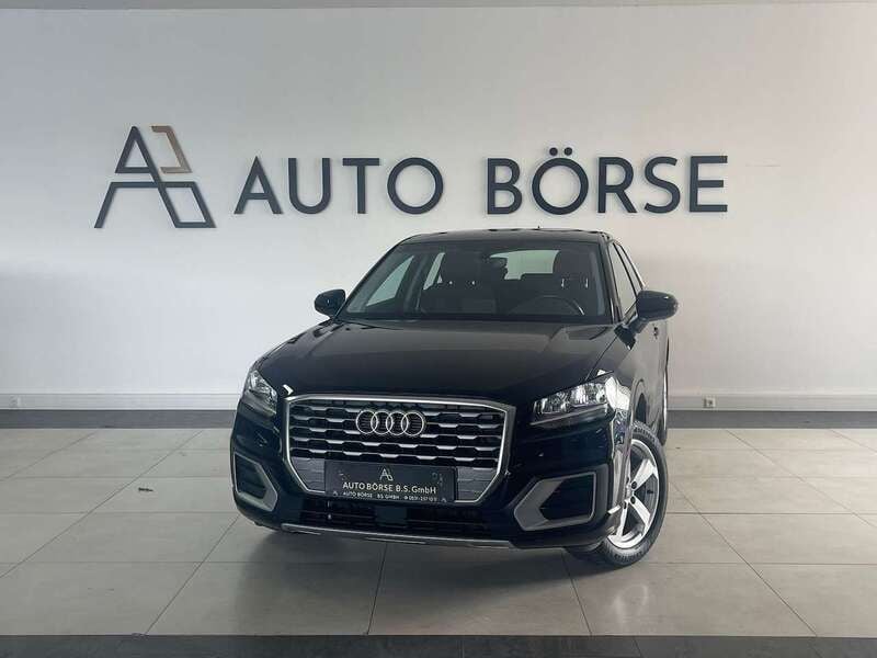 Brillantschwarz Gebraucht 2020 Audi Q2 Advanced SUV | 18.490 € (Guter Preis) - Bild 1/3