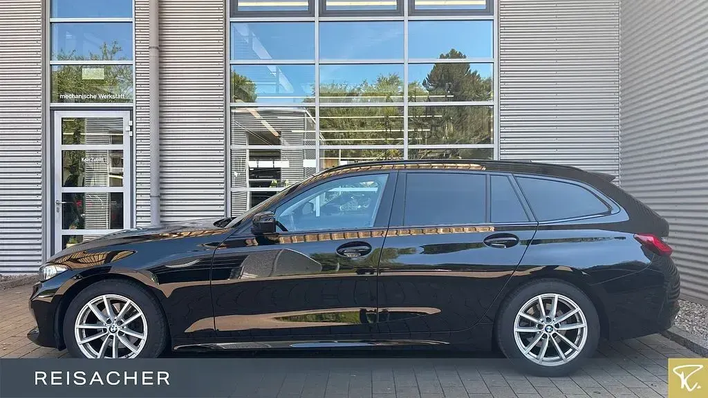 Gebraucht BMW 320 190 PS (139 kW) 2023 Schwarz Limousine