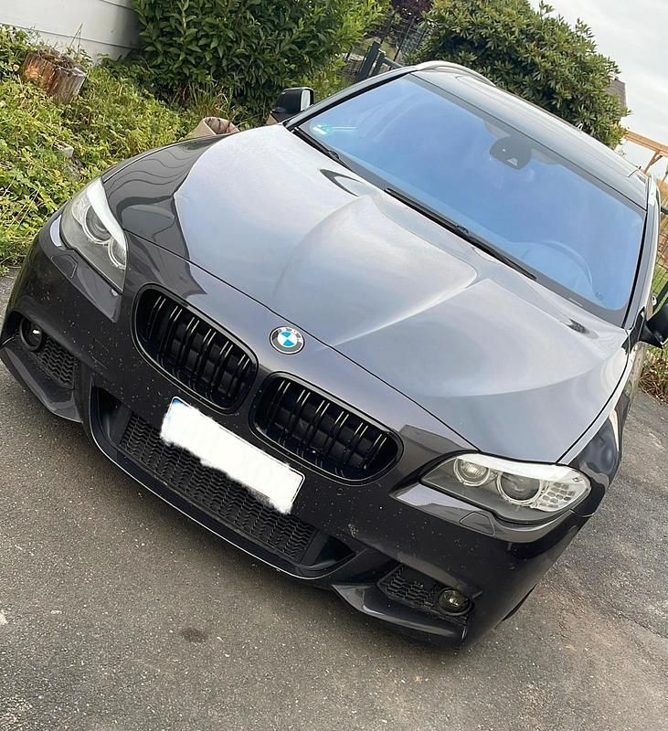 Grau Gebraucht 2011 BMW 530 M Sport Kombi | 8.999 € (Superpreis) - Bild 1/4