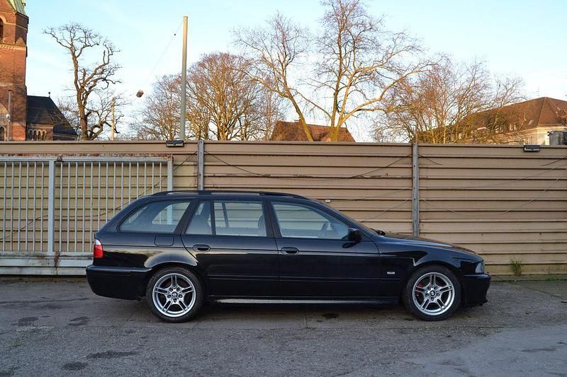 Gebraucht BMW 525 M Sport 192 PS (141 kW) 2002 Schwarz Limousine