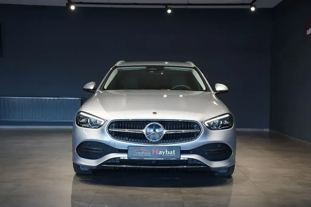 Gebraucht Mercedes C180 Avantgarde 170 PS (125 kW) 2023 Silber Limousine