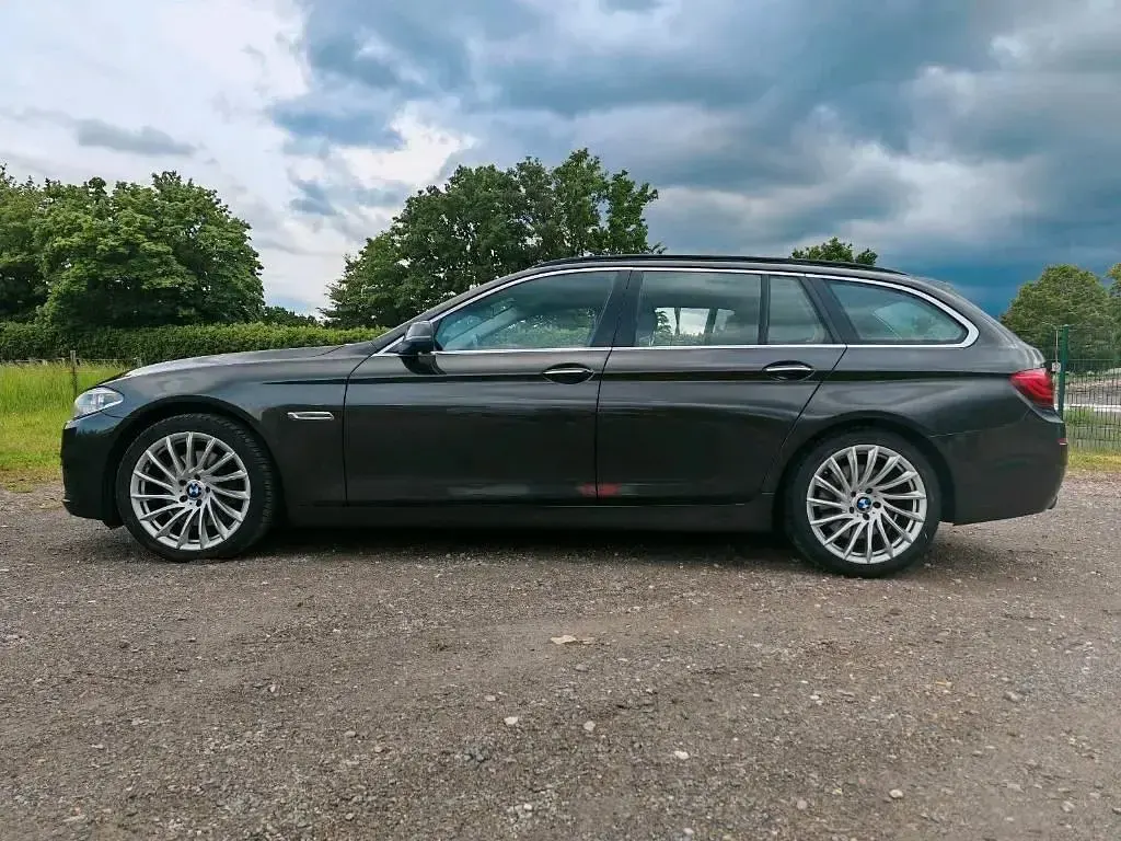 Gebraucht BMW 530 Sport Line 258 PS (189 kW) 2015 Braun Kombi