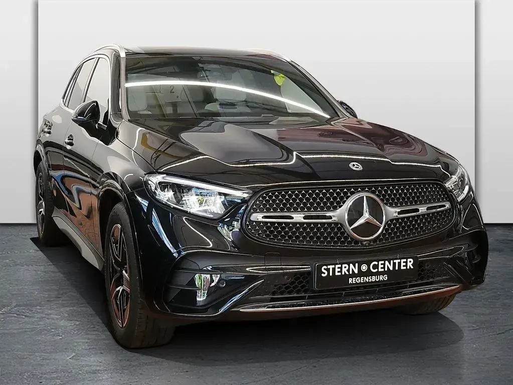 Gebraucht Mercedes GLC200 AMG 163 PS (119 kW) 2026 Schwarz SUV