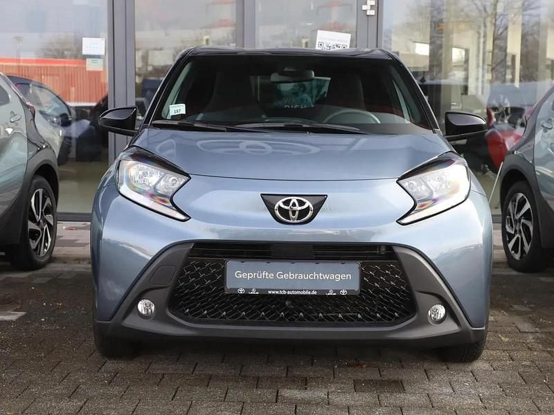 Gebraucht Toyota Aygo X Basis 72 PS (52 kW) 2024 Celestite grey metallic / night sky black SUV