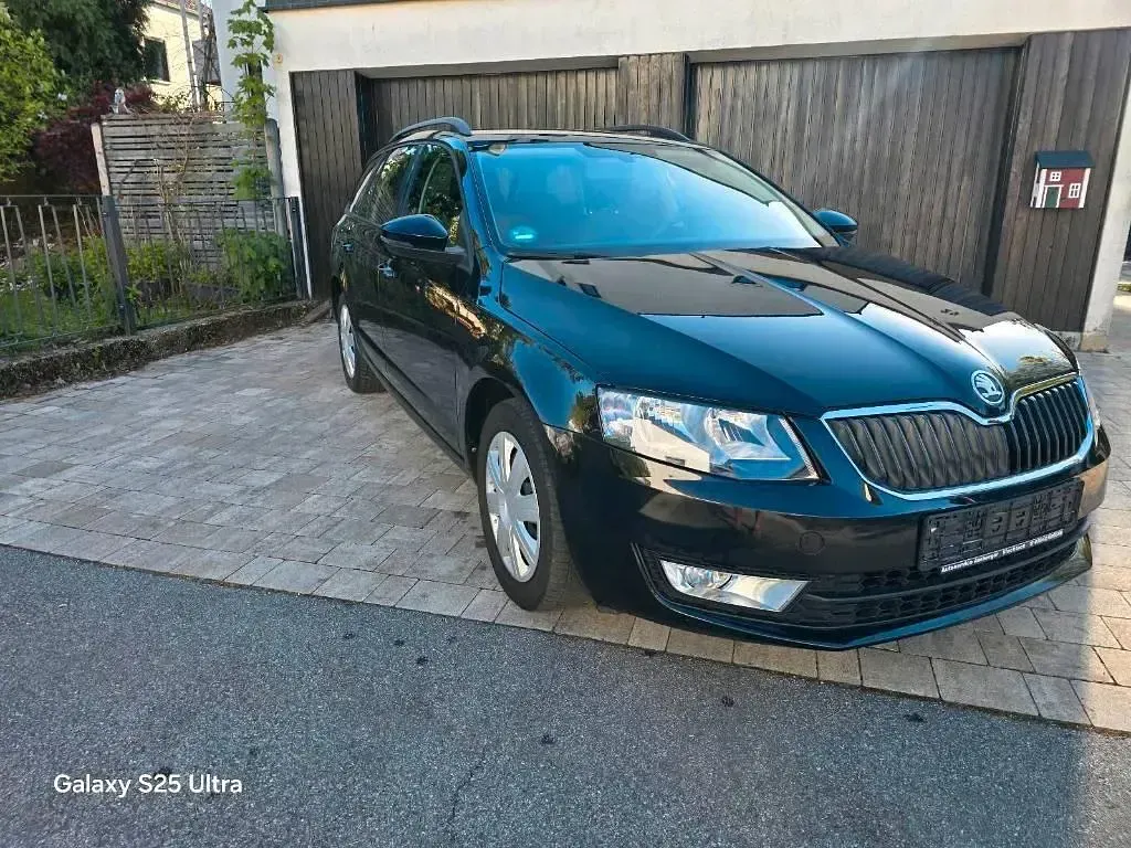 Gebraucht Skoda Octavia Ambition 140 PS (102 kW) 2014 Schwarzmagic perleffekt Kombi