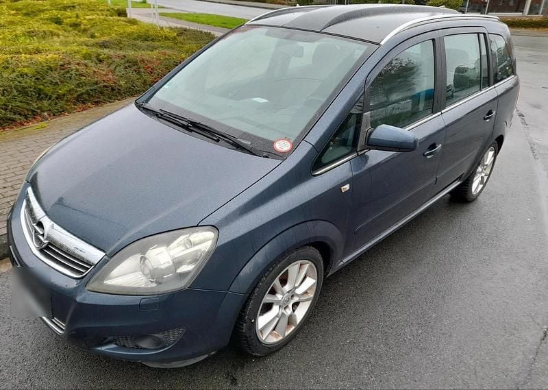 Grau Gebraucht 2009 Opel Zafira Van / Kleinbus | 1.300 € (Superpreis) - Bild 1/4