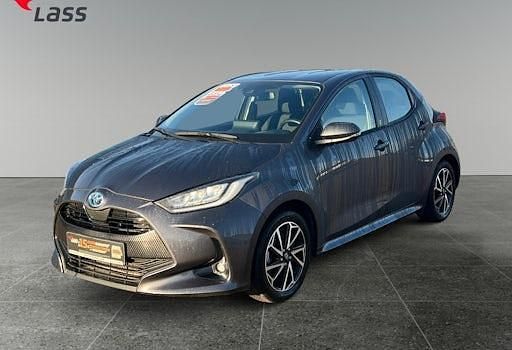 Gebraucht Toyota Yaris Hybrid Team 116 PS (85 kW) 2022 Grau Limousine