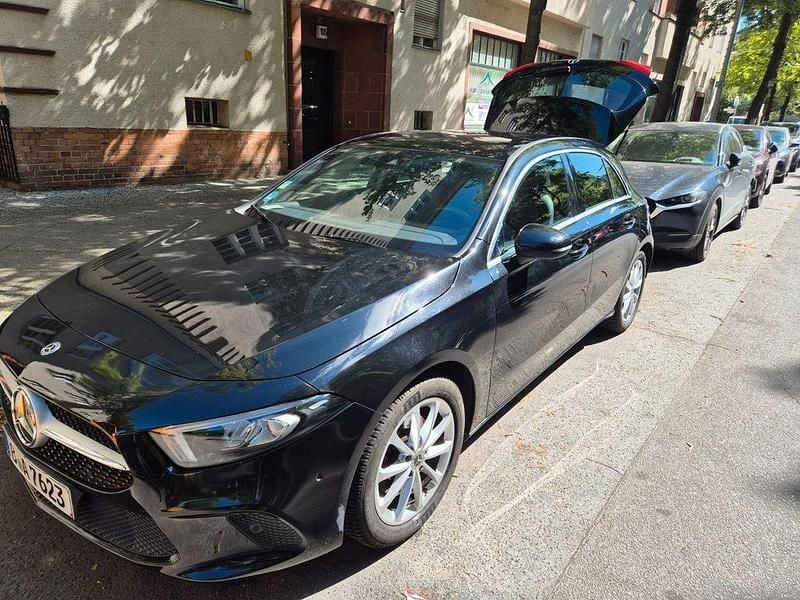 Gebraucht Mercedes A200 Progressive 163 PS (119 kW) 2018 Schwarz Limousine
