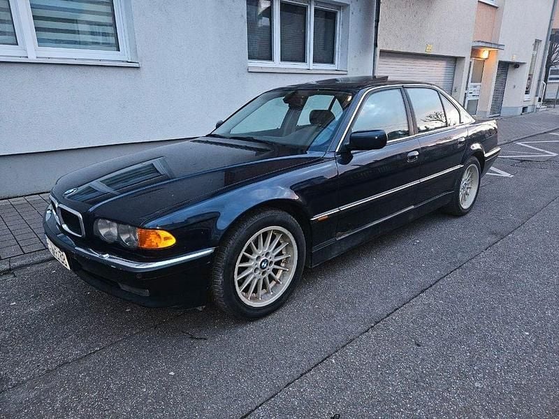 Gebraucht BMW 735 238 PS (175 kW) 2001 Blau Limousine