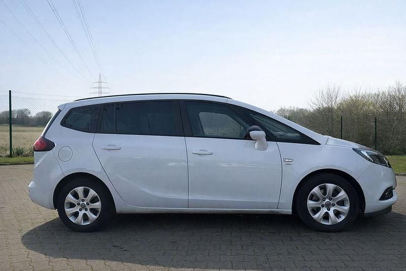 Gebraucht Opel Zafira Active 120 PS (88 kW) 2017 Weiß Van / Kleinbus