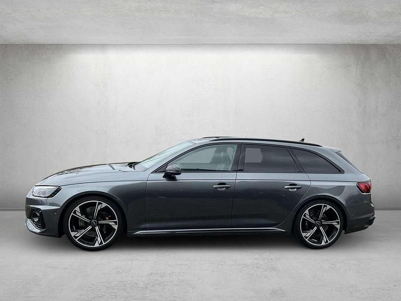 Gebraucht Audi RS4 Ambiente 450 PS (330 kW) 2024 Daytonagrau perleffekt Kombi