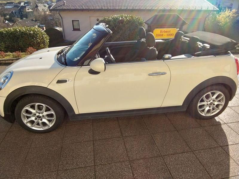 Gebraucht Mini One Cabriolet 102 PS (75 kW) 2017 Weiß Cabrio