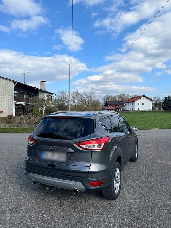Gebraucht Ford Kuga 163 PS (119 kW) 2014 SUV