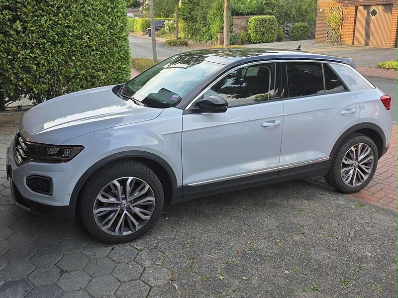Weiß Gebraucht 2020 VW T-Roc IQ Drive SUV | 22.000 € (Fairer Preis) - Bild 1/4