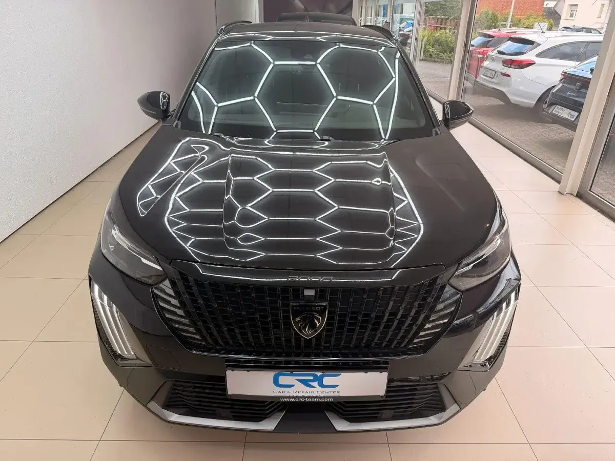 Gebraucht Peugeot e-2008 GT 100 kW (136 PS) 2024 Schwarz SUV