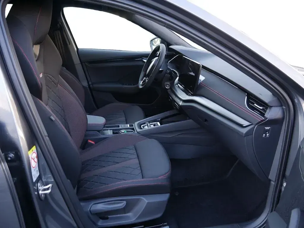 Neu Skoda Octavia RS 265 PS (194 kW) 2026 Grau Kombi