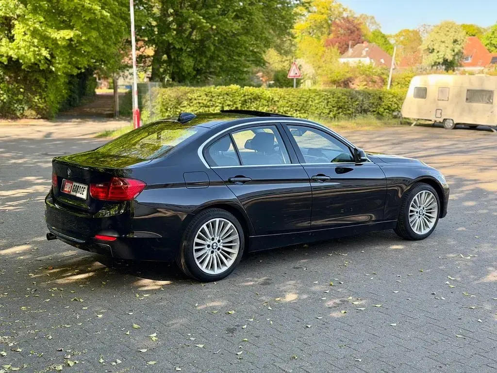 Gebraucht BMW 320 Luxury Line 184 PS (135 kW) 2012 Schwarz Limousine