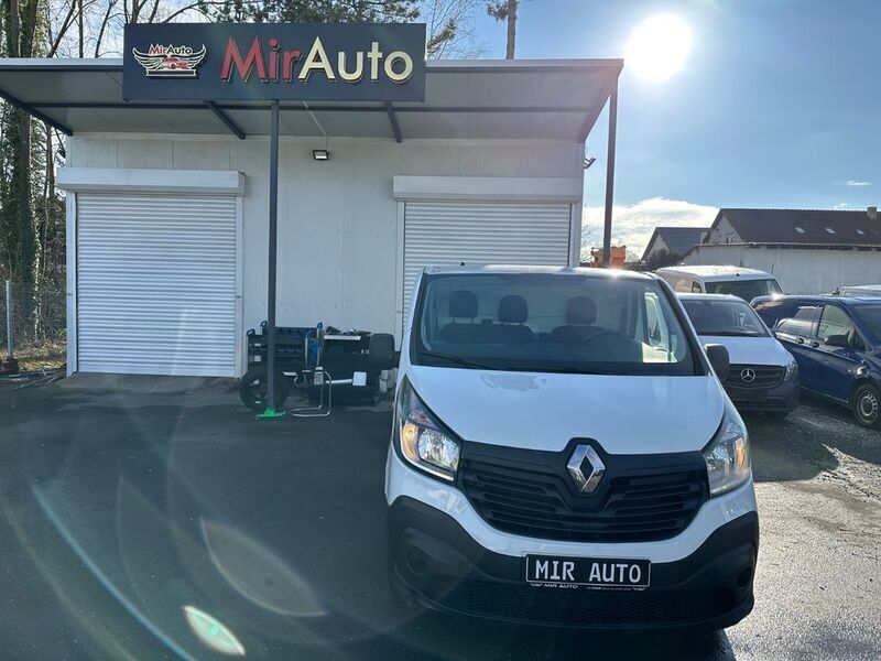 Weiß Gebraucht 2016 Renault Trafic Komfort Van | 8.900 € (Etwas zu teuer) - Bild 1/4