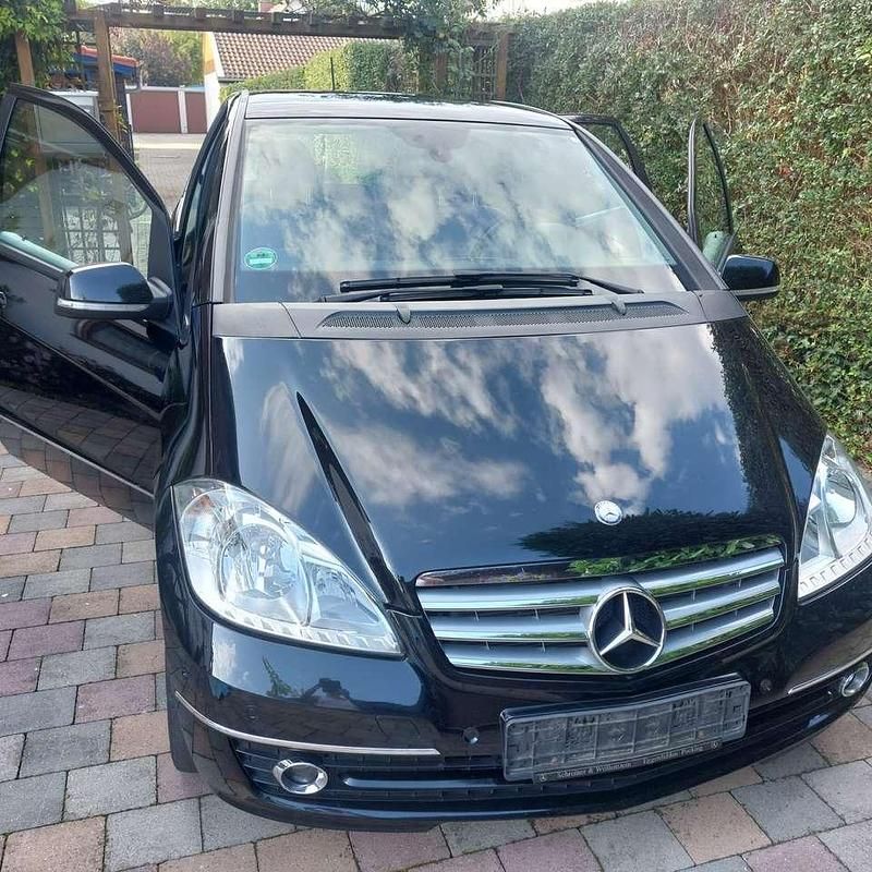 Schwarz Gebraucht 2010 Mercedes A200 Kleinwagen | 4.850 € (Fairer Preis) - Bild 1/4